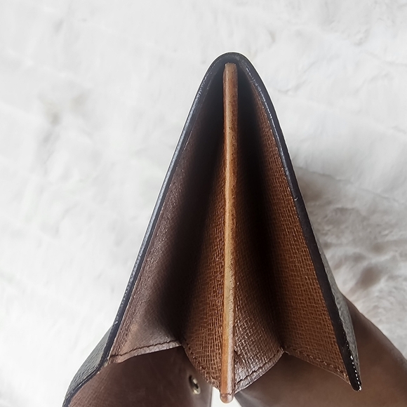 Louis Vuitton Long Wallet - Picture 6 of 9